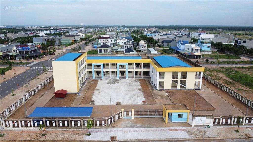 Lô nằm mặt tiền đường 45m kinh doanh tốt ngay sbqt long thànhgiá 1tỷ4 120m2