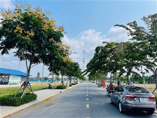 Đất trung tâm bến lức đường nguyễn hữu trí 30m  đối diện eco retreat  giá chỉ 15 triệu/m2