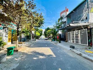 Lô đất sát ql1a  mặt tiền rộng 7m  giá chỉ từ 1tyxxx/ nền