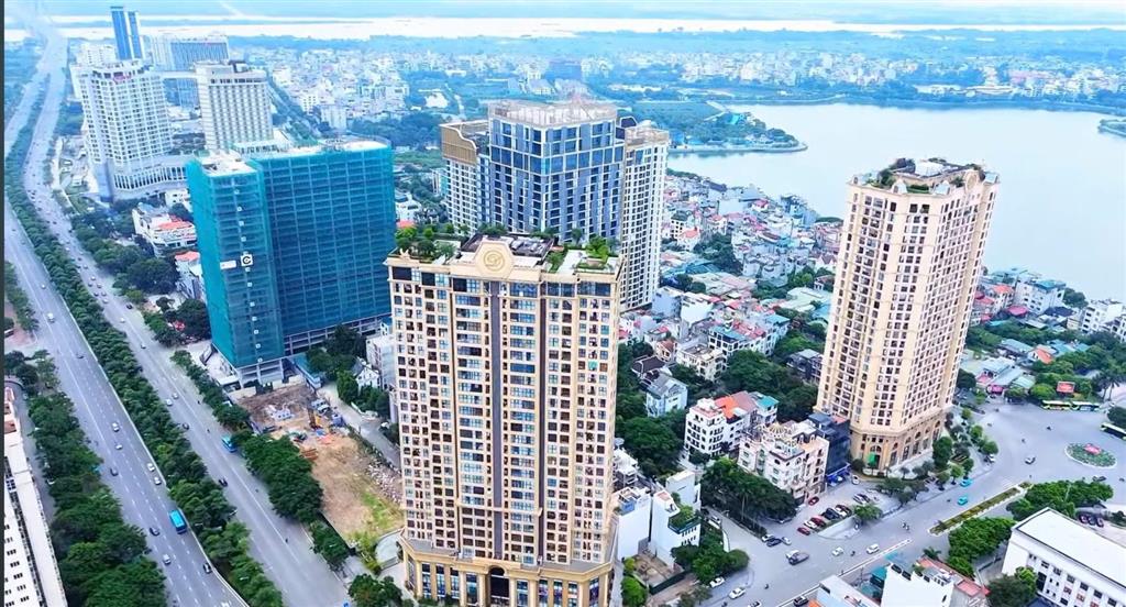 Không thể bỏ qua ch chính chủ skyline marriott tây hồ tầng cao view hồ rẻ hơn 300tr.  0981 783 ***