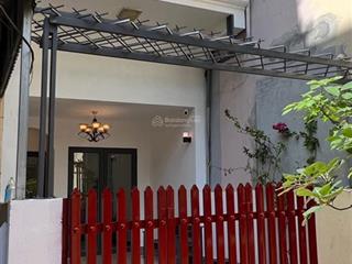 Chính chủ cho thuê nhà nguyên căn tại phố đội cấn và phan kế bính. dt 68m, 2 tầng. 3 ngủ. 18tr/1th