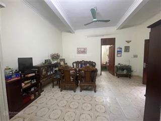 Diện tích rộng giá rẻ, chỉ 70tr/m2 nhà dân xây 3 tầng phố đức giang hơn 200m2, giá hiếm