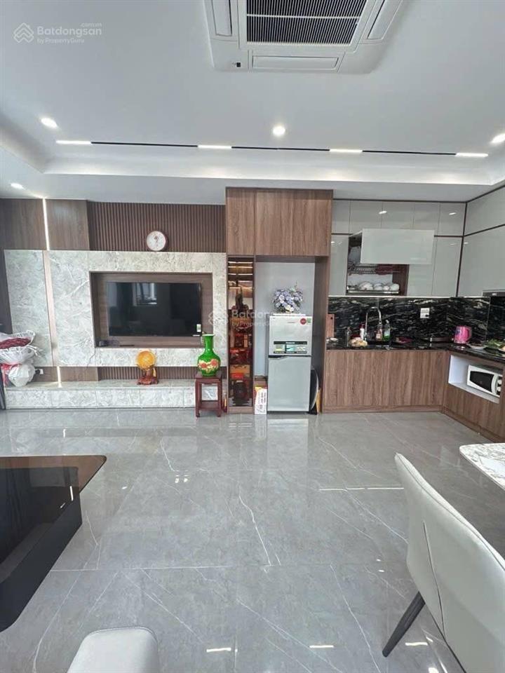 Ô tô vào nhà, thang máy phố nguyễn sơn 6 tầng lô góc thoáng, mặt tiền đẹp 13 tỷ