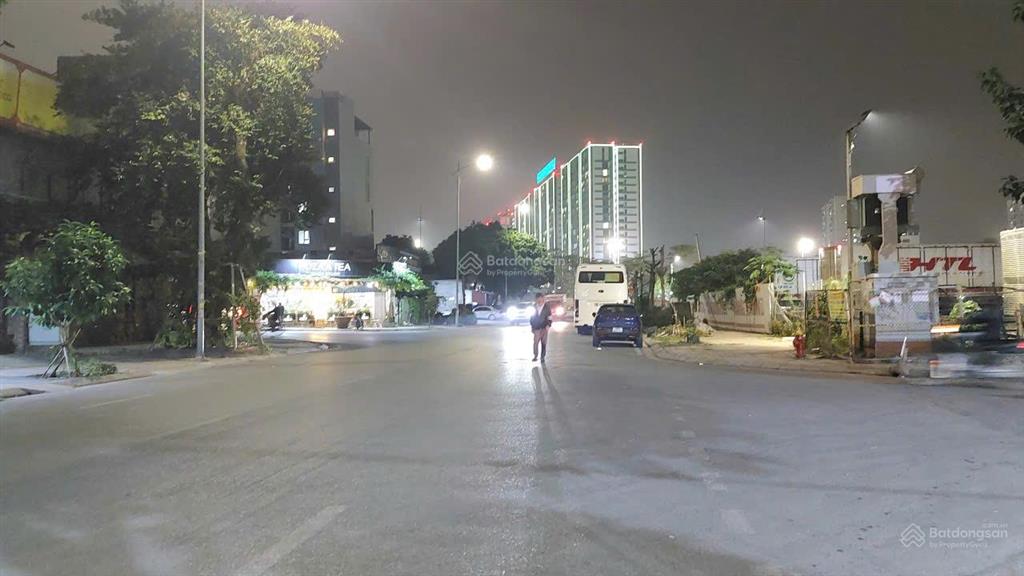 Trước đất vỉa hè, ô tô tránh phố thượng thanh 55m2, mặt tiền hơn 5m, gần dự án him lam, 13 tỷ hơn