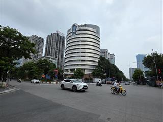 Tòa nhà văn phòng. dịch vọng hậu. cầu giấy. 108 tỷ. 165m2 mt 10m 7 nổi 1 hầm. 2 vỉa hè k chút lỗi.