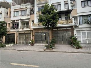 Nhà liền kề kđt văn phú. 18 tỷ. dt 77m2 mt 5m k chút lỗi nhỏ. 5 tầng. 6 ngủ. 5 wc. hà đông.