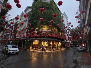 Hà đông. 18,5 tỷ. nhà đẹp 2 thoáng toàn gỗ lim, ở ngay. phân lô kiền kề ô tô tránh. kinh doanh, vp.