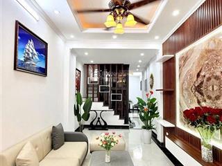 Minh khai,diện tích rộng ở sướng,thang máy nhập khẩu,ngõ rộng 20m ô tô 50m, 5 tầng ,full nội thất