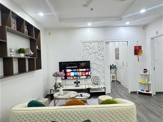 Bán căn 2 ngủ t8  06, 83m², full đồ đẹp, ban công hướng nam, giá 9.35 tỷ