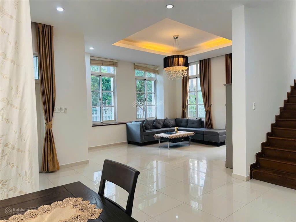Cho thuê biệt thự đơn lập mỹ văn 1 pmh, 3 tầng, hồ bơi, 5pn giá 75 triệu/tháng.  0849 160 ***
