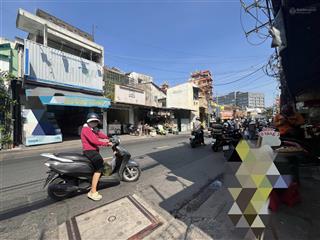 Nguyên căn mặt tiền 15tr/tháng  kinh doanh tự do  4x15m  ngã tư đông đúc