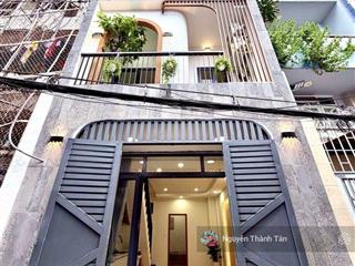 Hxh  bình thạnh  3 tầng btct  5pn 5wc tặng nội thất sang xịn  chdv 40tr/tháng