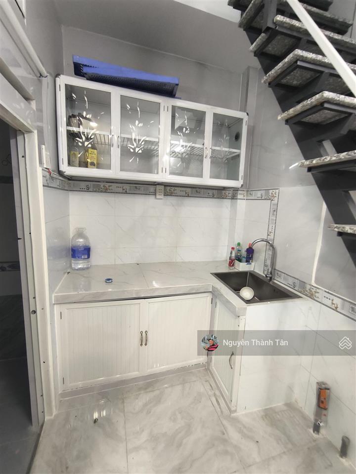 1mbkd + 1 phòng  ngay cổng văn lang ở và kinh doanh