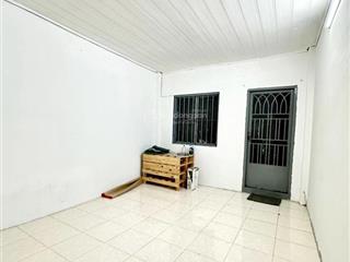 Xe hơi đỗ cửa, dt 46m, có dòng tiền thuê tháng, hẻm thông lê quang định, phường 11, bình thạnh