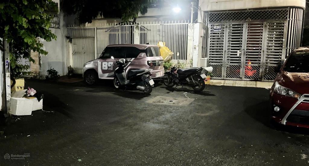 Chủ bán gấp nhà dt 95m, hẻm xe hơi, gần chợ bà chiểu, xây chdv 6 tầng, phường 11, bình thạnh