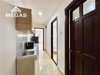 Cho thuê căn hộ 2pn + 1wc , 52m2 , có ban công  ngay đường lê thị hồng gấm quận 1