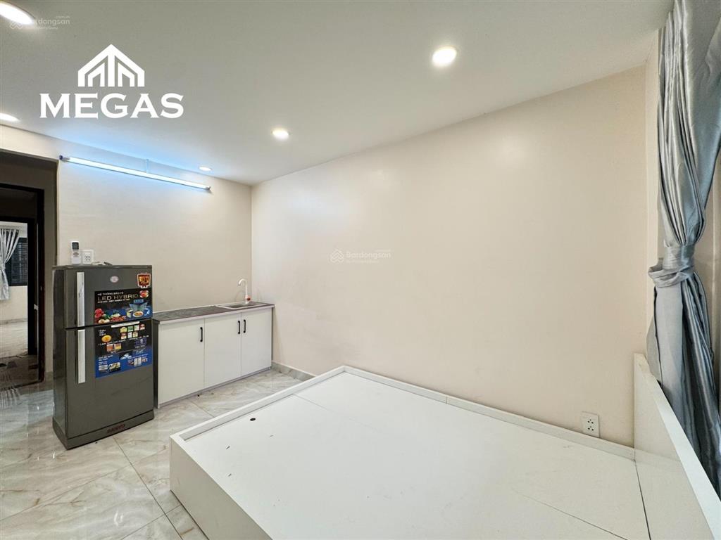 Khai trường nhà mới, full nội thất, đường trần hưng đạo  gần chợ bến thành quận 1