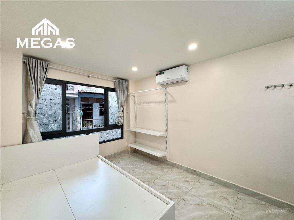 Khai trường nhà mới, full nội thất, đường trần hưng đạo  gần chợ bến thành quận 1