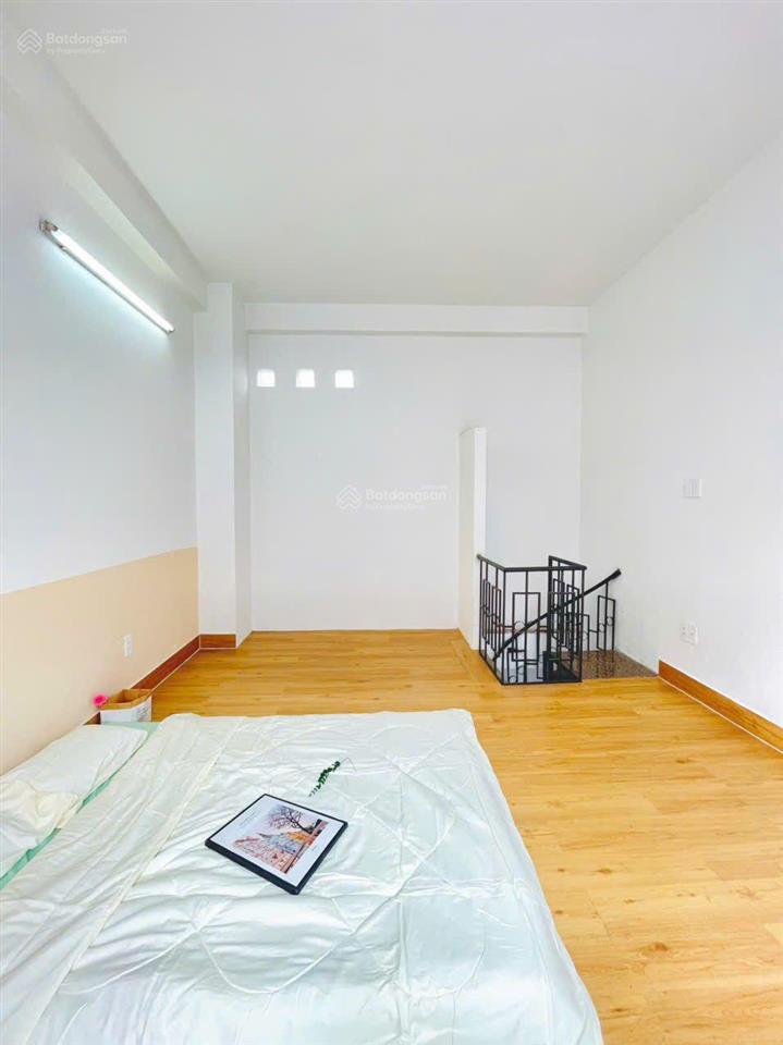 Duplepx bancol nguyên căn một trệt một lầu dương quảng hàm