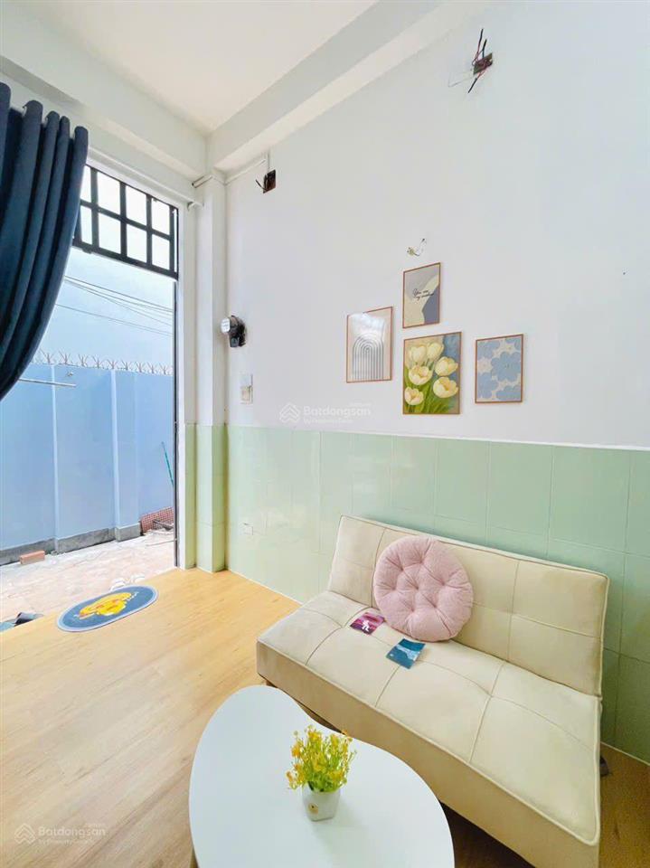 Duplepx bancol nguyên căn một trệt một lầu dương quảng hàm