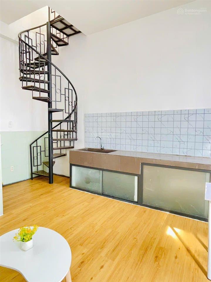 Duplepx bancol nguyên căn một trệt một lầu dương quảng hàm