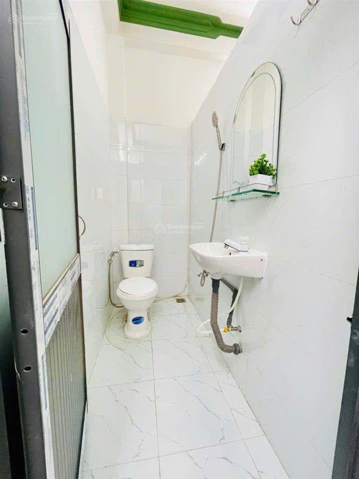 Duplepx bancol nguyên căn một trệt một lầu dương quảng hàm