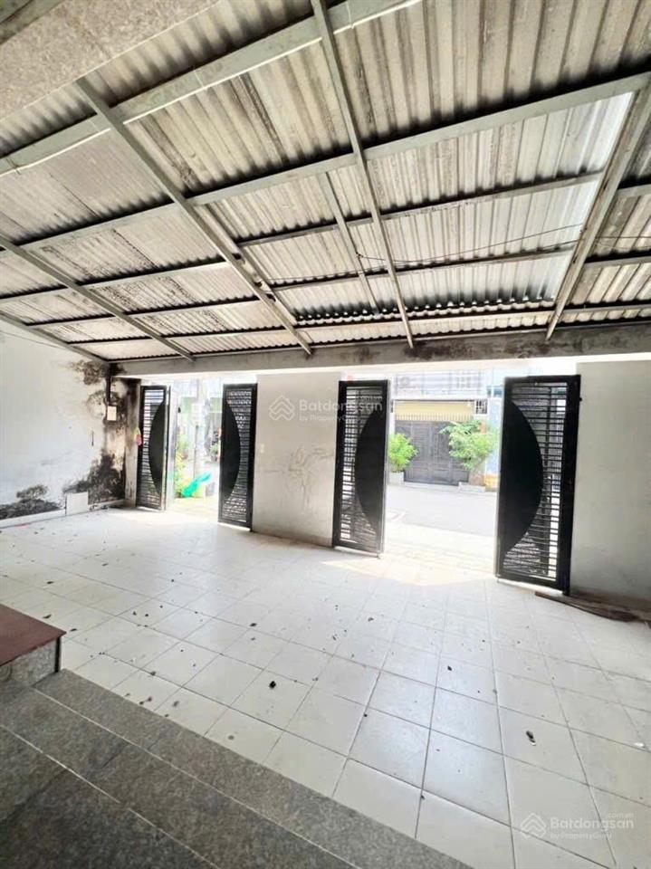 Bán nhà kề khu tên lửa 10 x 20m, 3 tầng, đường nhựa 10m chỉ 16 tỷ hơn