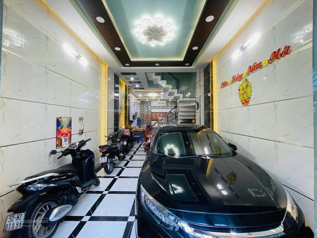 Bán nhà tên lửa nối dài 4x15m 5 tầng 6 pn xe hơi ngủ trong nhà, chỉ 6 tỷ hơn