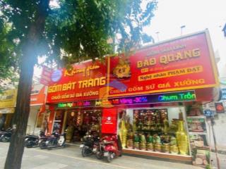 Siêu phẩm  khan hiếm  góc 2mt võ thị sáu, quận 1, dt 10x18m, 2 tầng, hđt 200tr/tháng, 45 tỷ