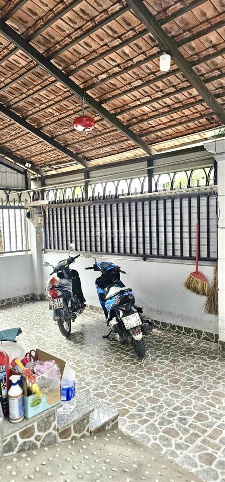 Chdv 8 phòng  105m2 (7.5x14)  gần lã xuân oai lê văn việt  22tr/tháng  7.x tỷ