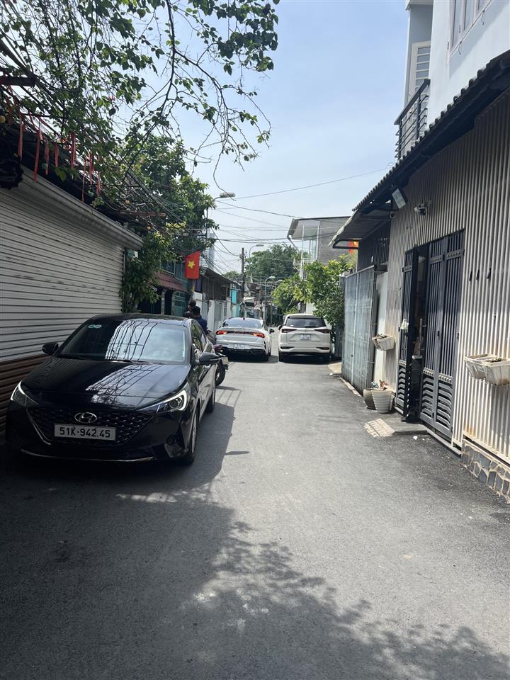 Hơn 85 tr/m2 full thổ cư. đường 6m. ngang 7x34m sát bên gamuda. dỏng tiền 20 tr/tháng