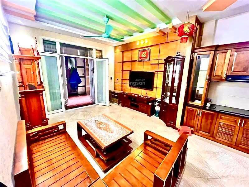 Bán nhà ngã tư lò đúc + trần khát chân 8,9 tỷ, sổ đỏ 64m2, 4 tầng, cách phố 15m, không quy hoạch
