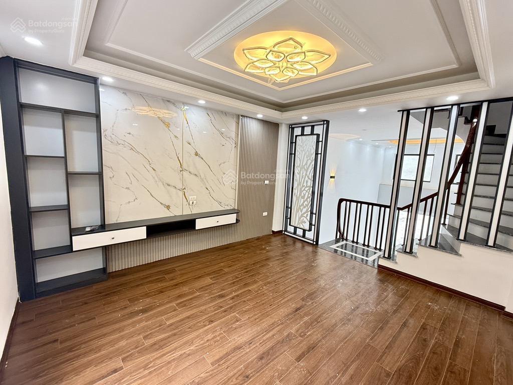 Siêu phẩm 67m 4 tầng trung tâm thanh trì ô tô thông chỉ hơn 6 đồng