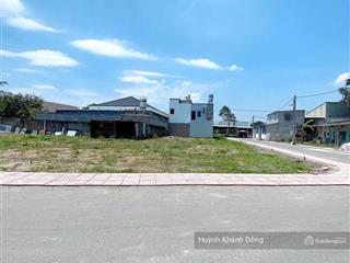 Cần bán gấp đất gần chợ kinh nước mặn, mt đ. đt826b, phước đông, cần đước, long an 100m2/650tr shr