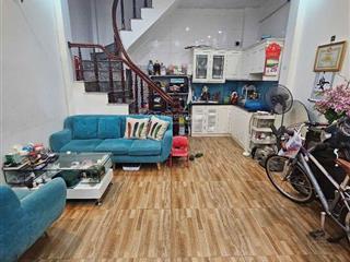 28m2 x 5 tầng, bạch đằng số chẵn, gần mặt phố, ngõ thông thoáng sáng. trước nhà sh quay đầu