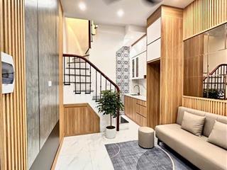 18m2 x 3 ngủ hoàn kiếm , thẳng 7m ra mặt phố ô tô tải tránh nhau , nhà đẹp ở luôn