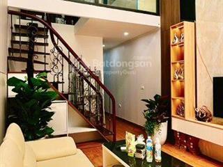 Tầng 2 3 , nhà mặt phố trần nhật duật , 3 ngủ 2vs , đẹp ở ngay hoặc cho tây thuê