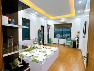 Cc bán nhà la nội 40m2, 5 tầng, mt4.5m, ô tô vào nhà, full nội thất sát an phú villa, aeon mall hđ