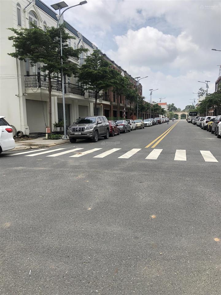 Thung lũng xanh có hồ bơi resort địa trung hải đẹp bậc nhất bình dương