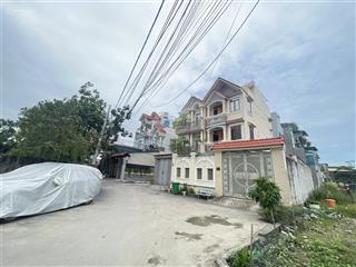 Nhà 3 tầng ngay chợ hiệp bình phước, đối diện giang ghẹ  khu đồng bộ đường xe hơi. nhà chủ tự xây