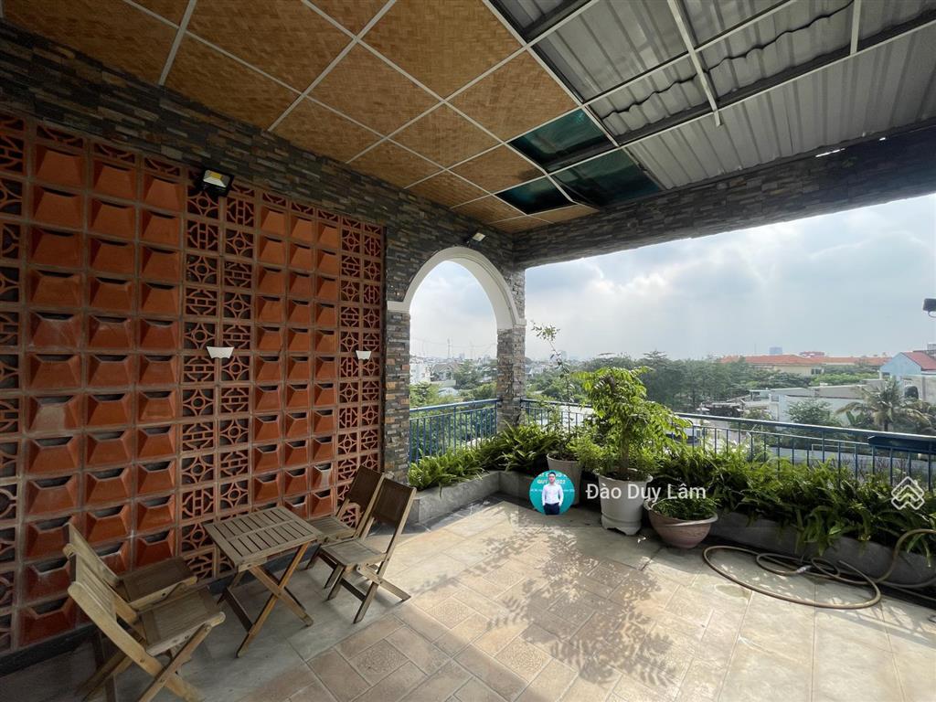 Nhà cực đẹp 4 tầng ngay trường thpt hiệp bình  khu dân cư cao cấp, đường rộng 10m  giá tốt