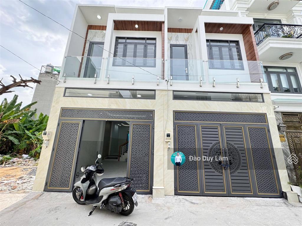 Nhà 2 tầng mới xây đối diện giga mall  p. hiệp bình chánh, thông ra đường b, chợ hiệp bình