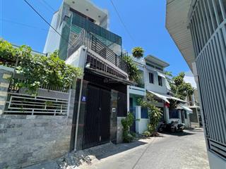 Bán nhà 3 tầng 5 phòng ngủ đường âu cơ, trung tâm phường nha trang giá chỉ 5 tỷ 950tr