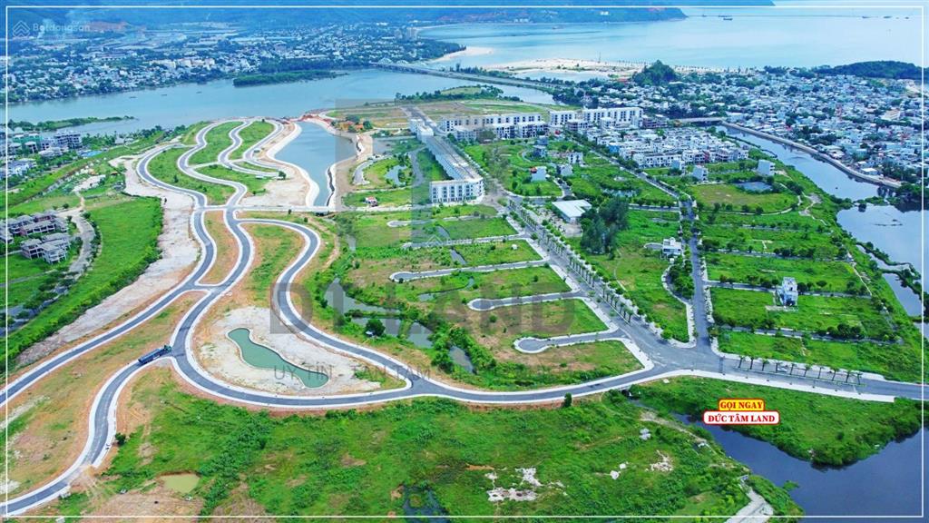 Bán 2 lô rẻ nhất dự án  mặt tiền rộng 10m  sau lưng nhà là công viên rộng mát mẻ