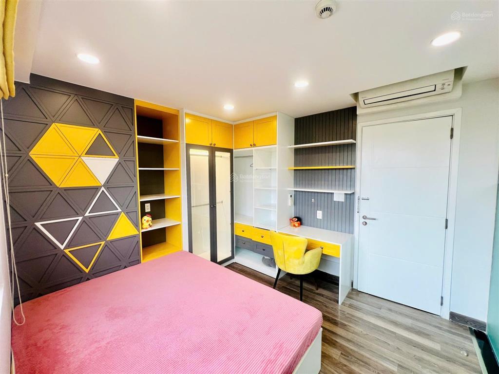 Bán căn hộ scenic valley 2 phú mỹ hưng block c  81m2 2 phòng ngủ  có ô đậu xe hơi, giá 7,1 tỷ