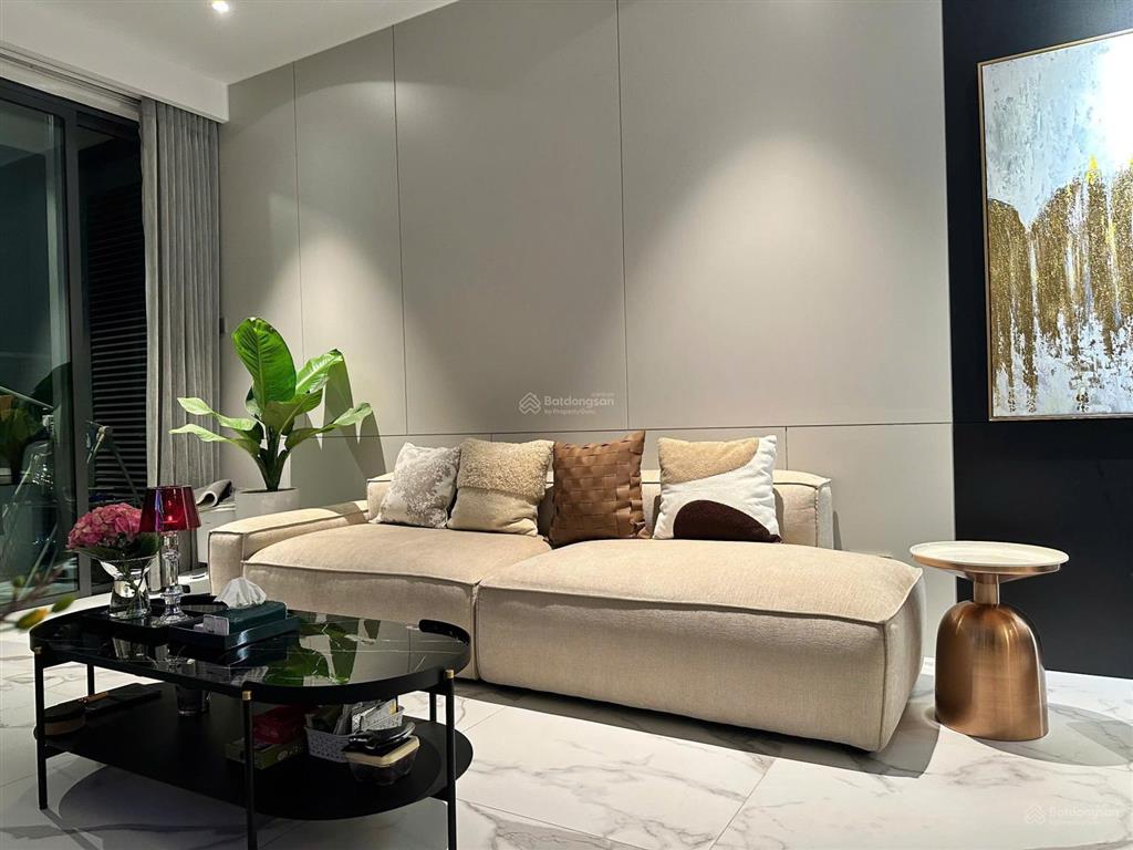 Crest sẵn sổ bán nhanh 2pn tầng cao  100m2  view sông. giá bán 28.8tỷ bao sang tên