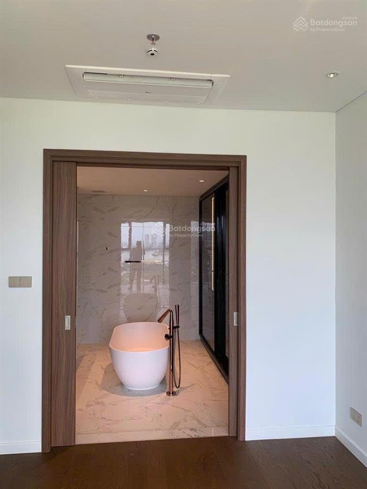 Crest sẵn sổ bán nhanh 2pn tầng cao  100m2  view sông. giá bán 28.8tỷ bao sang tên