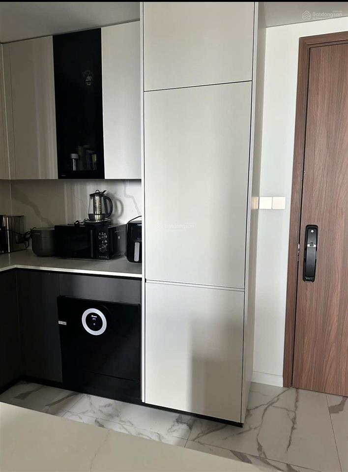 Crest sẵn sổ bán nhanh 2pn tầng cao  100m2  view sông. giá bán 28.8tỷ bao sang tên