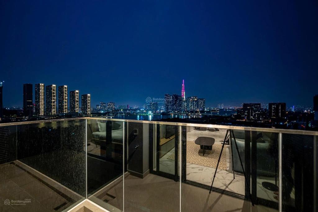 Crest sẵn sổ bán nhanh 2pn tầng cao  100m2  view sông. giá bán 28.8tỷ bao sang tên