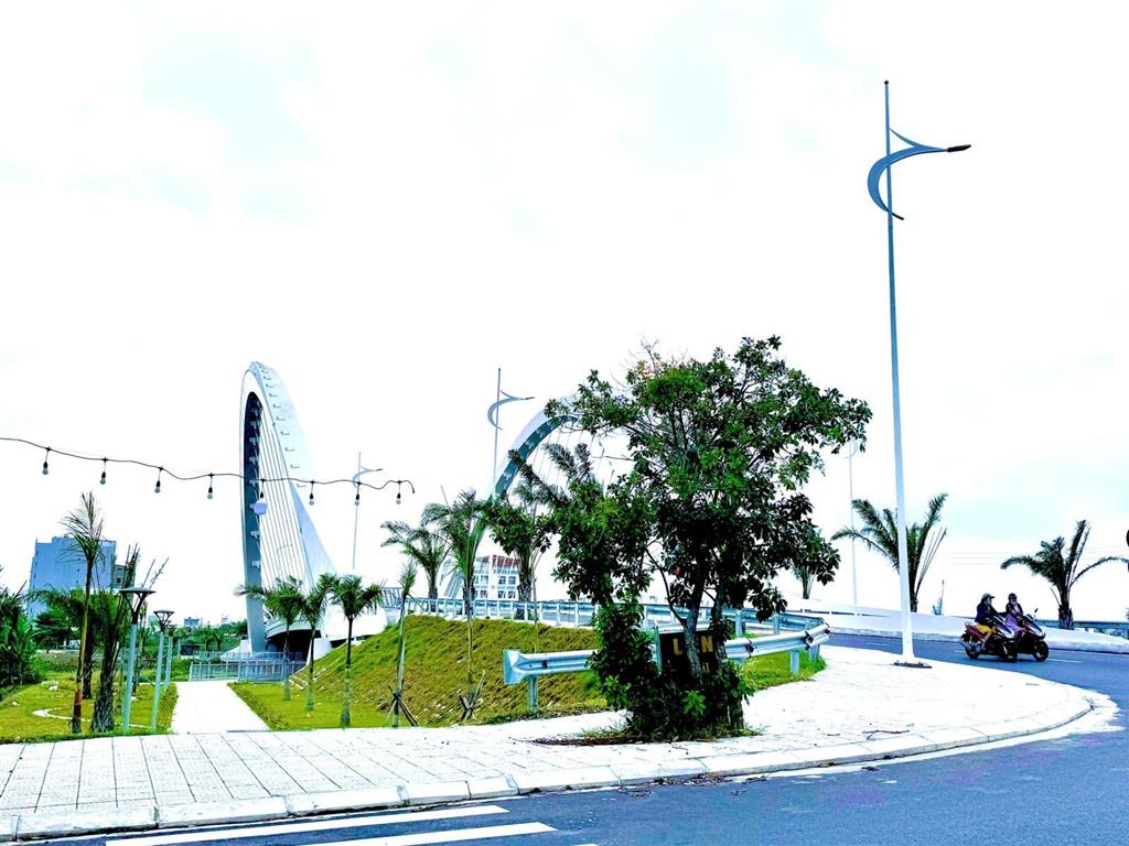 Kđt ngọc dương đường 7m5, thông ra sông cách sông cổ cò tầm 50m, s 100m2. giá 2 tỷ750